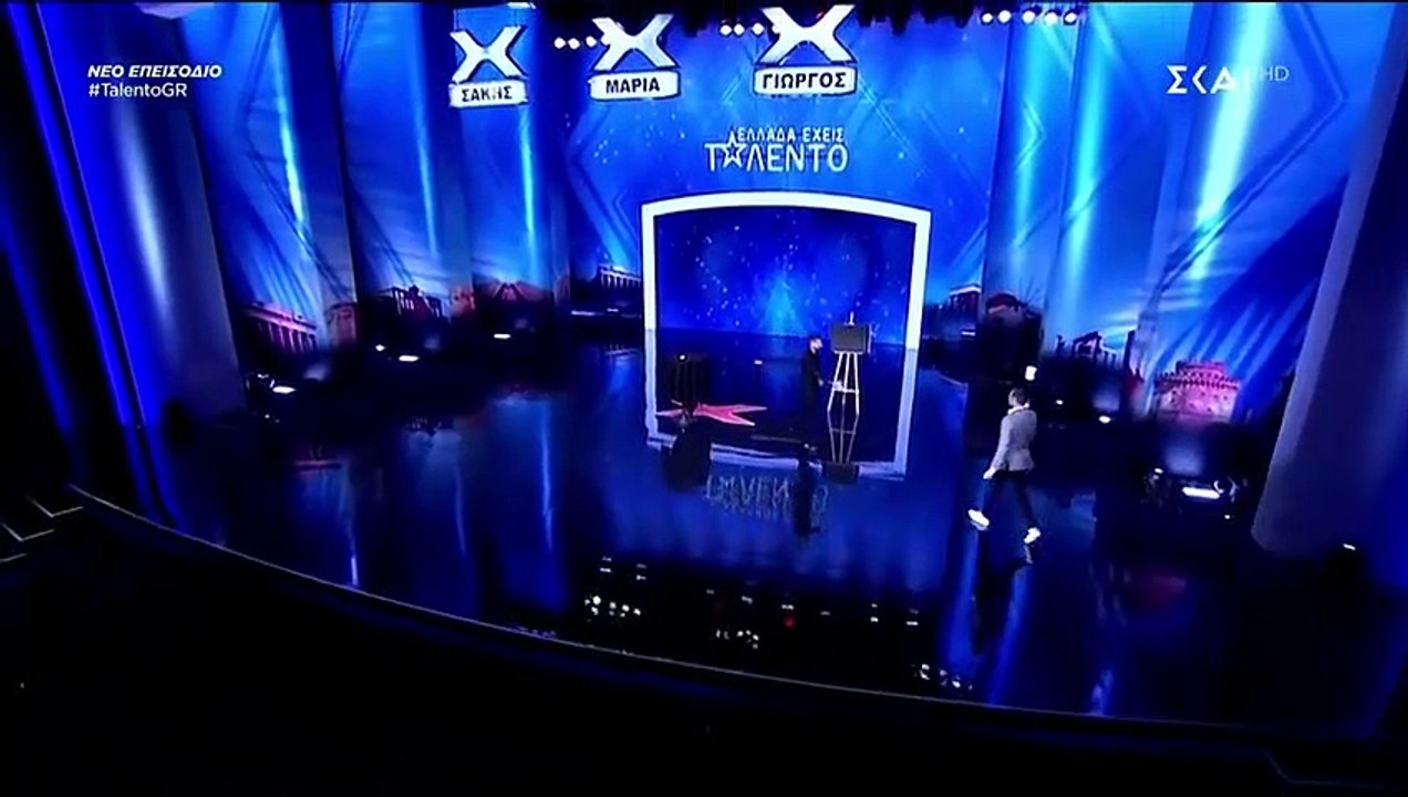 Card Magician Invites Judges To The Stage on Got Talent Greece - Magicians Got Talent