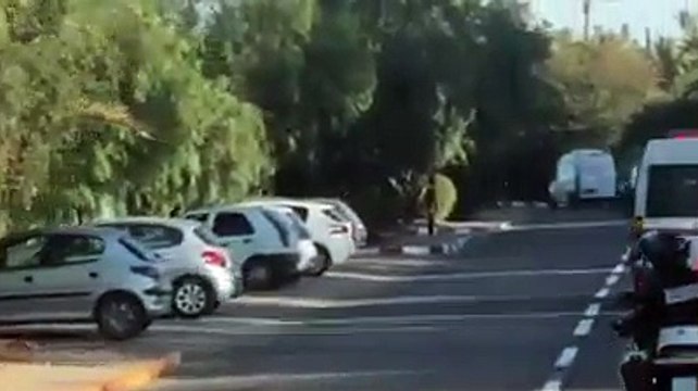 شاهد محمد الناهيري يستهزئ بفريق الرجاء بعد الهزيمة في الديربي أمام الوداد.