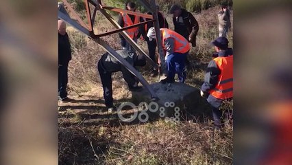 Ora News – Fushë Krujë, hidhet në erë shtylla e tensionit të lartë Tiranë2- Podgoricë