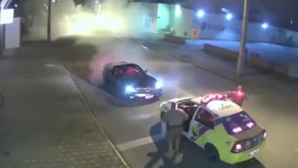 Il fait l'idiot avec sa Corvette et va vite le regretter