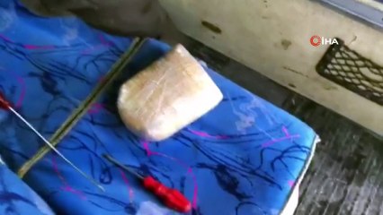 Van'da bir minibüste 73 kilo toz esrar ele geçirildi