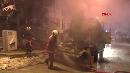 Ankara'da Kar Küreme Aracı Yandı