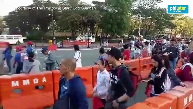 Long lines for the Black Nazarene 'pahalik'