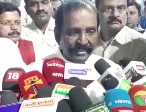 கிராமத்தில் ஆங்கிலம்: வேதனையில் வைரமுத்து