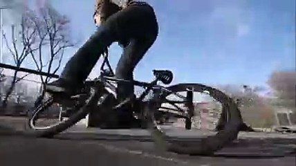 Amazing video of A guy showing cycle circus game place