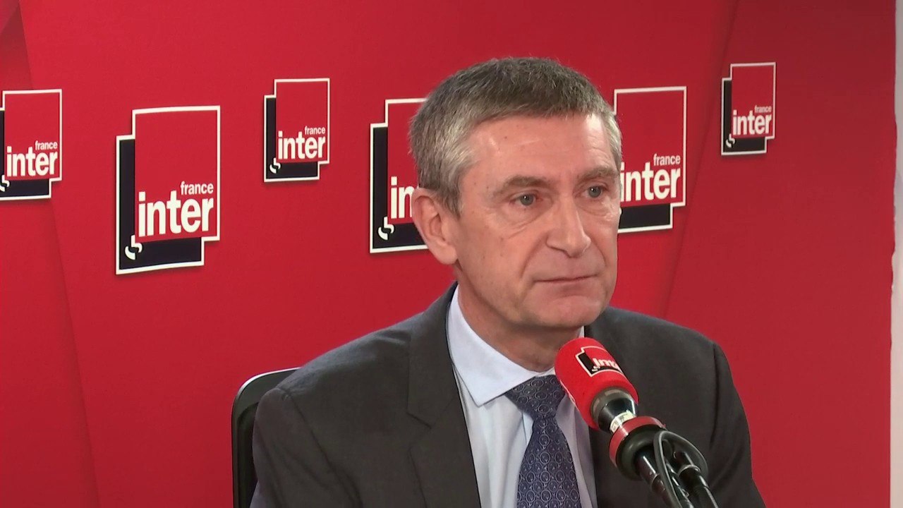 Frédéric Péchenard, élu LR, ex-directeur de la police nationale sous Nicolas Sarkozy : "Il faut que les policiers et les gendarmes arrêtent de reculer devant les émeutiers, c'est un choix politique"