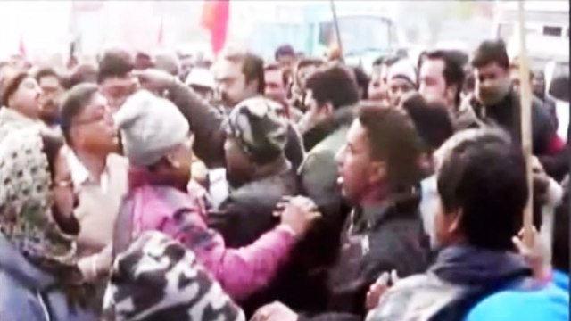 CPM & TMC workers clashes during 2-day nationwide strike by trade unions | OneIndia News