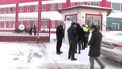 Okulda Dehşet...gitar Kutusunda Okula Soktuğu Silahla Öğretmenini Vurdu