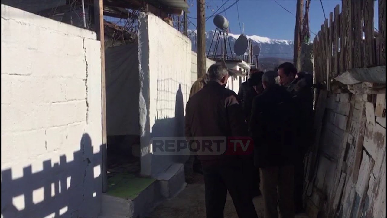 Report TV - U vra nga babai në Greqi, mbërrin në Berat trupi i Anxhelina Petros, hape dyert e mortit