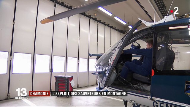 Haute-Savoie : nez collé à la pente, pales au ras de la neige... Un pilote d'hélicoptère réalise un appui patin lors d'un sauvetage en montagne
