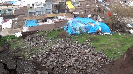 - Şanlıurfa’da tarihi kalenin surları aşırı yağışlara dayanamadı