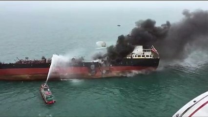Un muerto en incendio de buque petrolero en Hong Kong