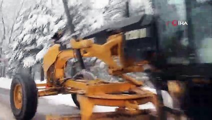 Edremit Belediyesi’nin kar mücadelesi sürüyor