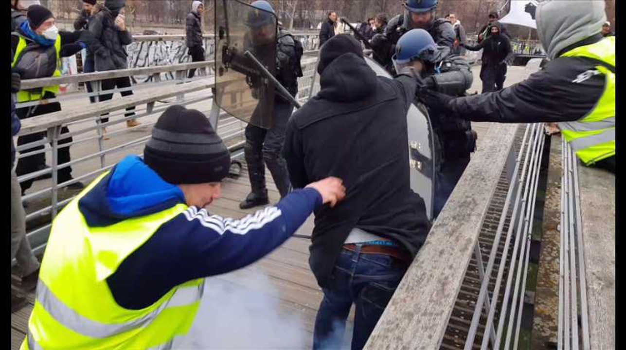 «Gilets jaunes»: La cagnotte pour le boxeur fait polémique