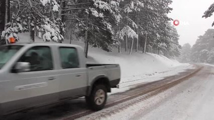 Edremit Belediyesi'nin Kar Mücadelesi Sürüyor
