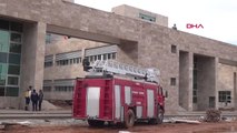 Antalya Alacağı İçin Emniyet Müdürlüğü Binasına Çıktı
