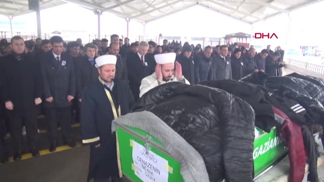 Gaziantep Okul Yolunda Otobüsün Çarptığı Liseli Nehir Toprağa Verildi