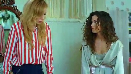 Yasemin, Sarp'ı öpüyor! - Gülümse Yeter 6. Bölüm