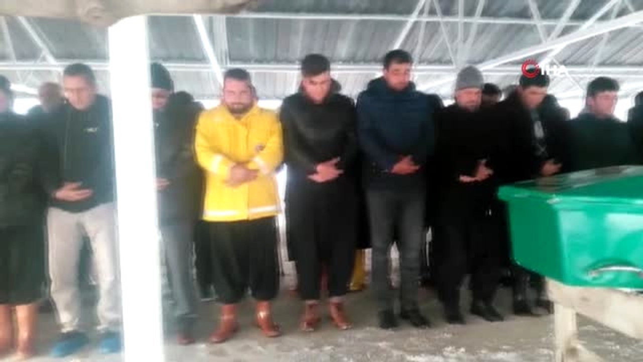 Oğulları Tarafından Öldürülen Anne Baba Defnedildi