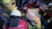 Üsküdar'da yangına müdahale eden itfaiye eri çatıdan beton zemine düştü