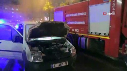 Park halindeki otomobilde yangın çıktı