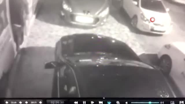 Hatay'ın Reyhanlı İlçesinde Para Kasası ve Otomobil Çalan Hırsızlar Kamerada