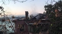 Üsküdar'da İtfaiye Eri Çatıdan Düştü - İstanbul