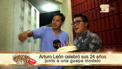 Captamos a Arturo León junto a guapa chica ¿será su nueva pareja?