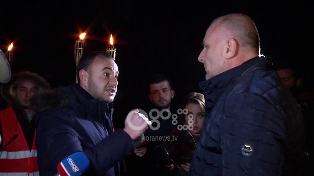 Ora News – Banorët e Astirit marshojnë drejt shtëpisë së Ramës në Surrel