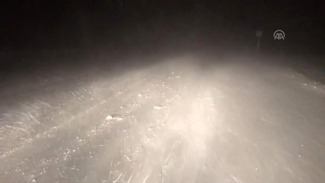 Kop Dağı Geçidi Ulaşıma Kapandı