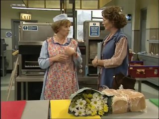 Dinnerladies - S 2 - E 2 - Part 1