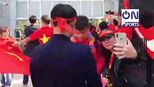 NHM Việt Nam hát tặng HLV Park Hang Seo