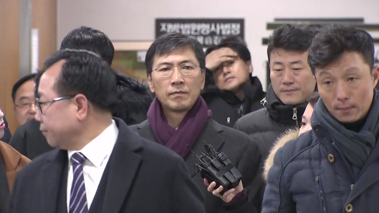 안희정, 2심 결심공판 출석 "드릴 말씀 없다"  / YTN