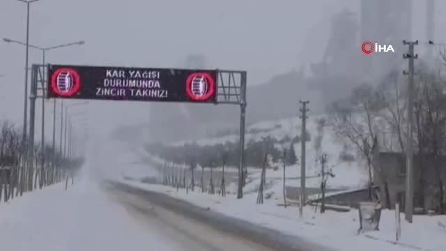 Kar Yağışı ve Tipi Kop Dağı Geçidi'nde Ulaşımın Aksamasına Neden Oldu