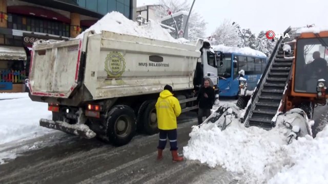 Muş'ta 305 köy yolu kar nedeniyle ulaşıma kapandı