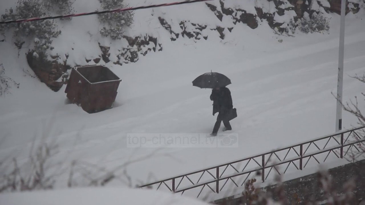 Zbardhet Shqipëria; Dëborë në Shkodër, Elbasan e Gjirokastër - Top Channel Albania - News - Lajme