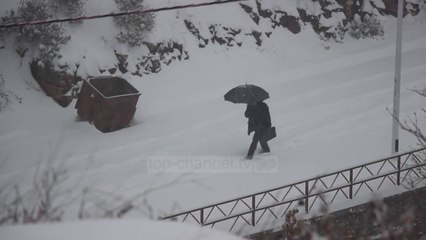 Zbardhet Shqipëria; Dëborë në Shkodër, Elbasan e Gjirokastër - Top Channel Albania - News - Lajme