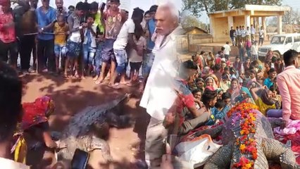 125 साल बाद मरा मगरमच्छ, अंतिम विदाई में रोया पूरा गांव