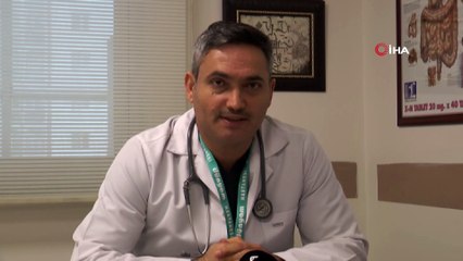 17 yaşındaki hastanın midesinden 700 gram kıl çıktı