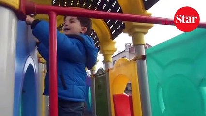 Kedi gözlü çocuk hayrete düşürdü... Gece bile görüyor