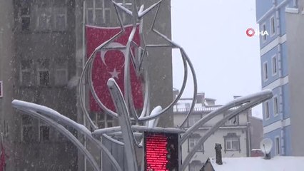 Sarıkamış Kara Teslim Oldu Tırlar Yolda Kaldı