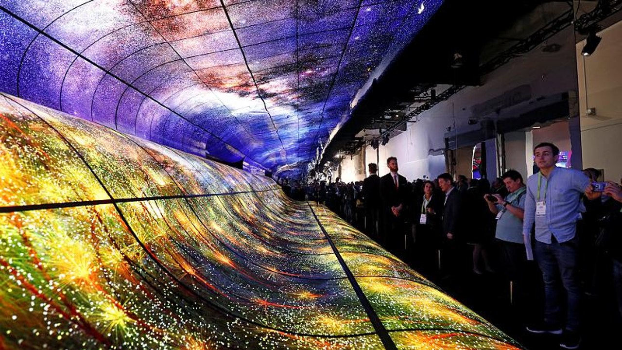 CES: Biegsame Tablets und tanzende Roboter