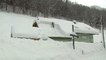 В Австрийских Альпах из-за снегопадов эвакуируют людей
