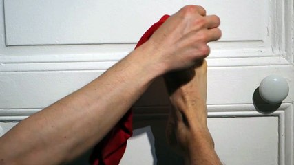 JE SUIS UN PIED ET UNE MAIN