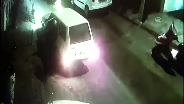 Araç kundaklama anı güvenlik kamerasında - ANTALYA