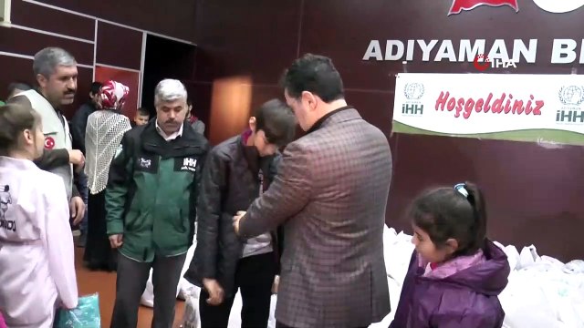 - Yetim çocuklara kıyafet yardımı