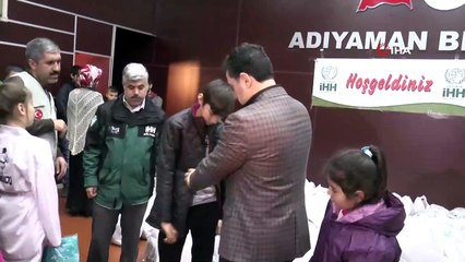 - Yetim çocuklara kıyafet yardımı