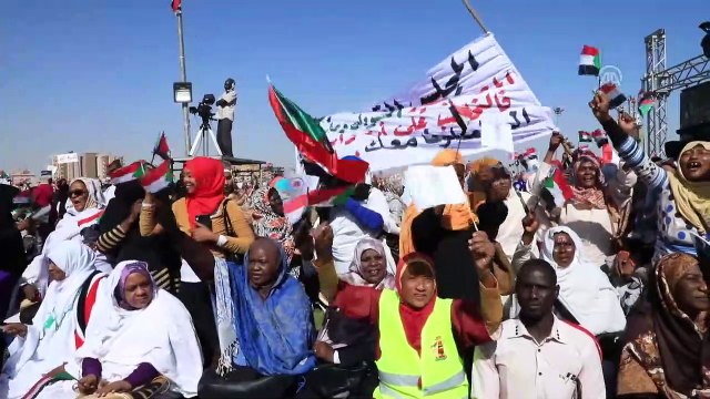 Sudan'da Beşir yanlıları ilk kez meydanlara indi - HARTUM