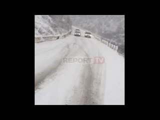 Report Tv-Dibër, bllokohet nga dëbora rruga Shupenzë-Ura e Topojanit