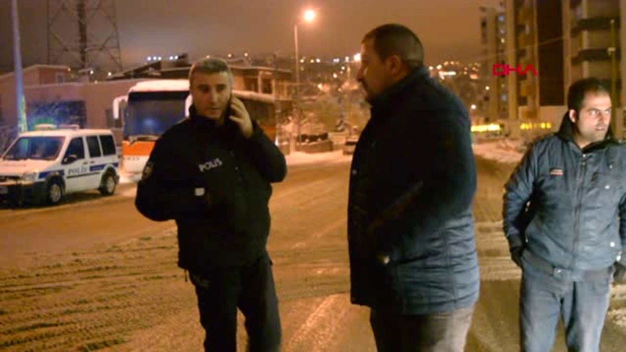 Kayseri Trafikte Sürücüsüyle Tartıştığı Halk Otobüsüne, Tabancayla Ateş Etti